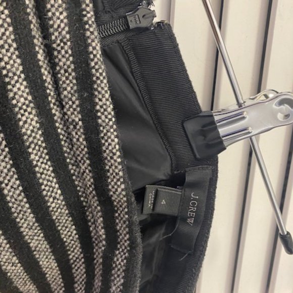 J Crew wool pencil skirt (size 4) - Picture 3 of 3